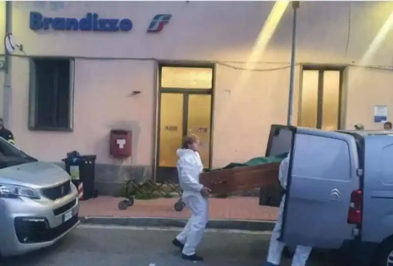 treno uccide cinque operai alla stazione di brandizzo   torino 1