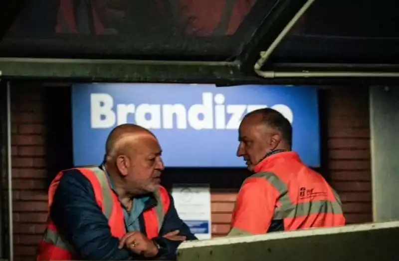 treno uccide cinque operai alla stazione di brandizzo   torino 2