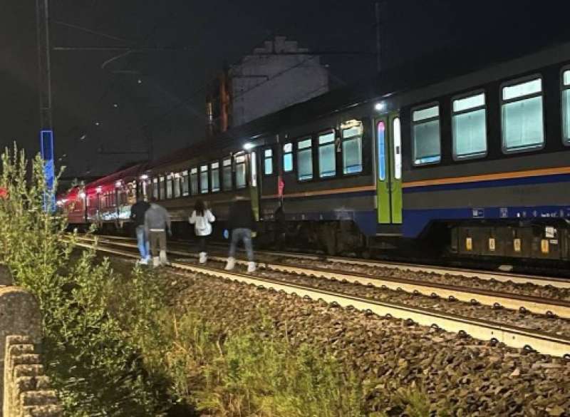 treno uccide cinque operai alla stazione di brandizzo torino 6