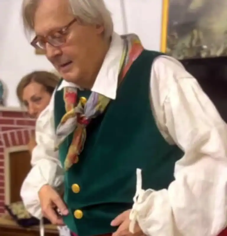 vittorio sgarbi travestito da brigante 2