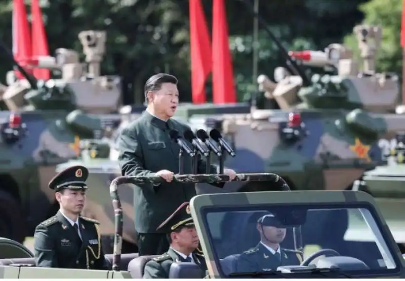 XI JINPING - PARATA MILITARE