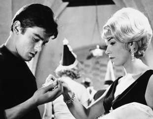 alain delon con shirley maclaine una rolls royce gialla