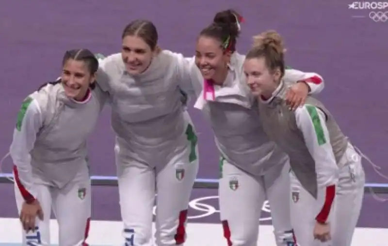 argento fioretto femminile olimpiadi 2024 6