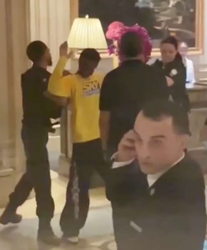 arresto di travis scott a parigi 8