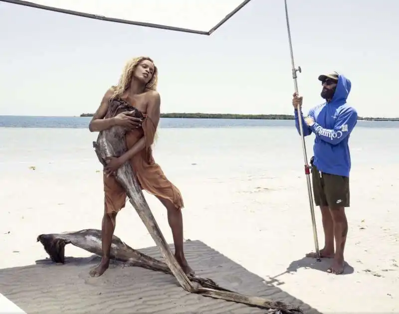   backstage calendario pirelli 2025   2