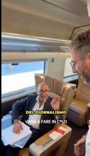 BRUNO VESPA IN TRENO RISPONDE A UN CONTESTATORE