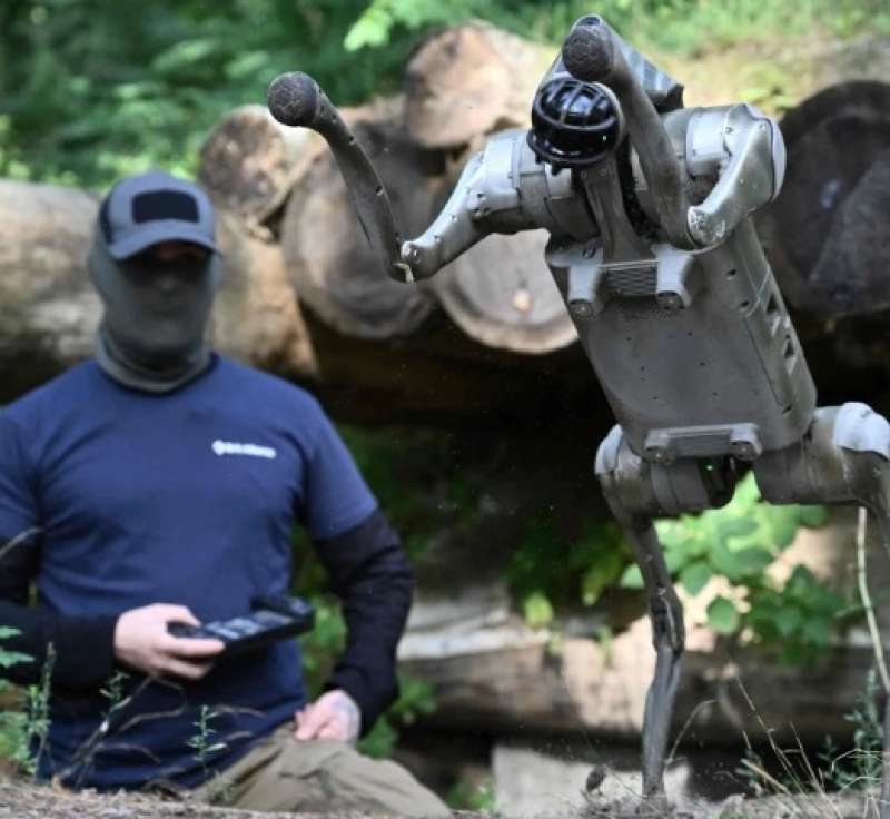 CANI ROBOT UTILIZZATI DELL ESERCITO UCRAINO