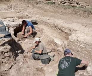 cantina ritrovata nella villa romana di aiano a san gimignano 2