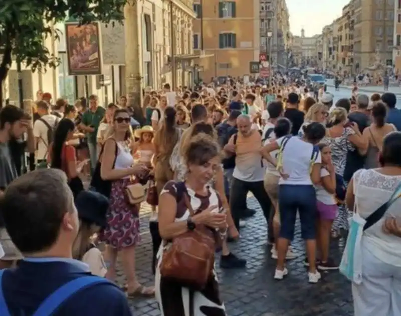 CAOS NELLA METRO DI ROMA