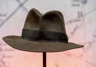 cappello di indiana jones all asta