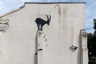 CAPRETTA SU UN MURO A LONDRA - OPERA DI BANKSY