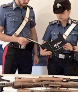 CARABINIERI SEQUESTRANO ARMI