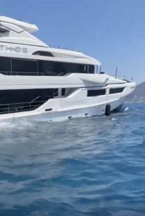 cefalonia, lo yacht ethos rischia di affondare 5