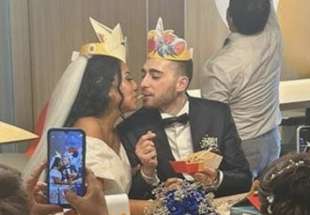 coppia si sposa al mcdonald's 7