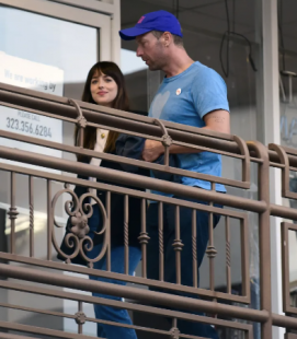 dakota johnson chris martin