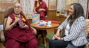 Dalai Lama e Uzra Zeya