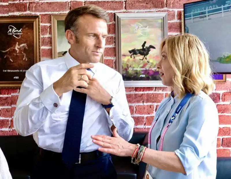 EMMANUEL MACRON E GIORGIA MELONI DURANTE LE OLIMPIADI DI PARIGI 2024  