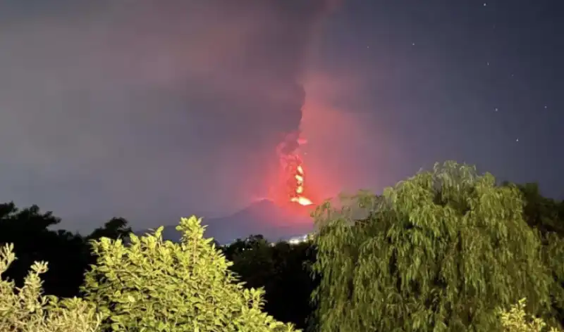 eruzione etna di ferragosto 3