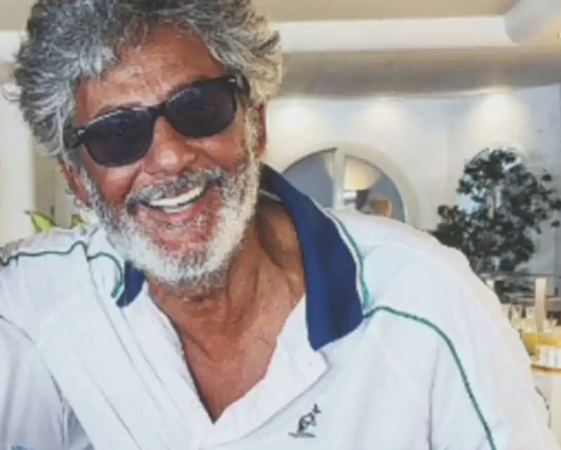 fiorello in vacanza in sardegna