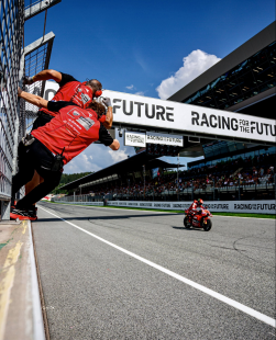 Francesco Bagnaia vince il Gp d Austria