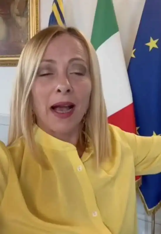 giorgia meloni tornata a palazzo chigi dopo le vacanze   8