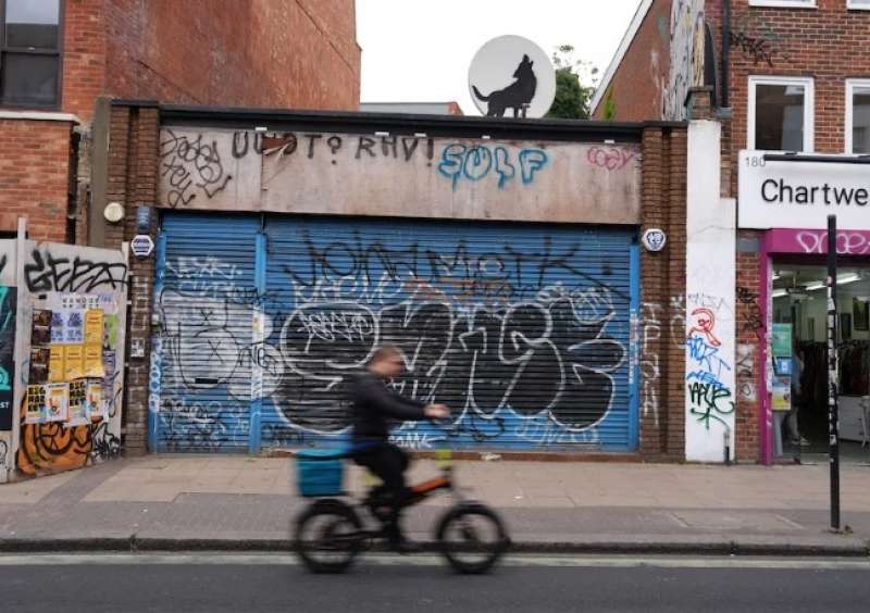 il lupo di banksy rubato a londra 5