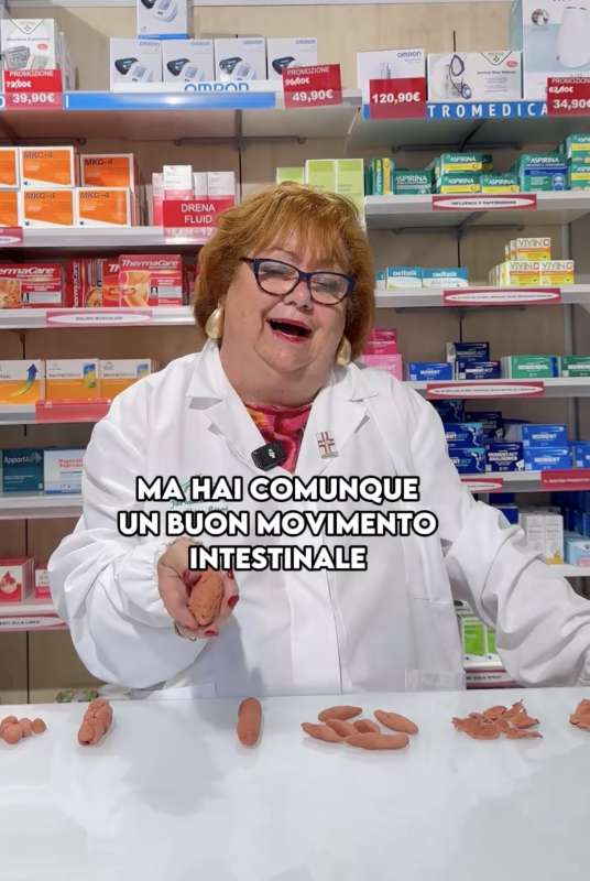 il video sulla cacca della farmacista amelia 6