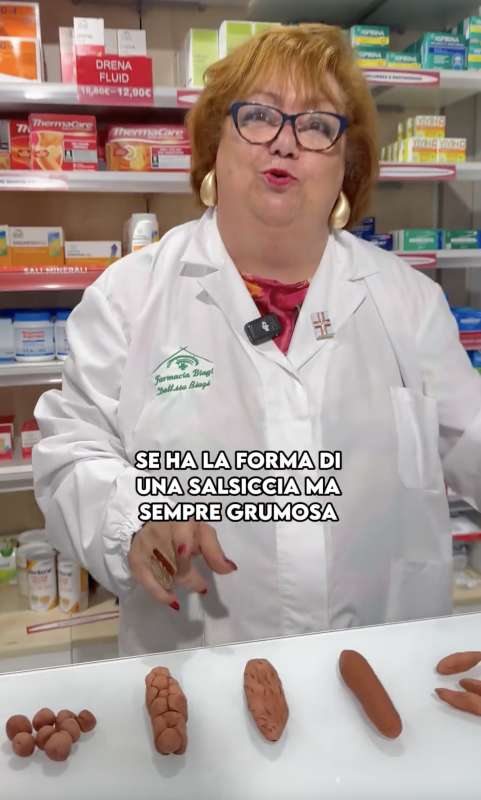 il video sulla cacca della farmacista amelia 8