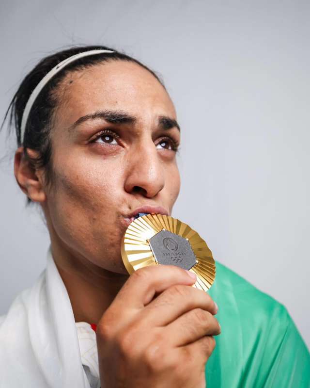 imane khelif con la medaglia d oro delle olimpiadi di parigi 1