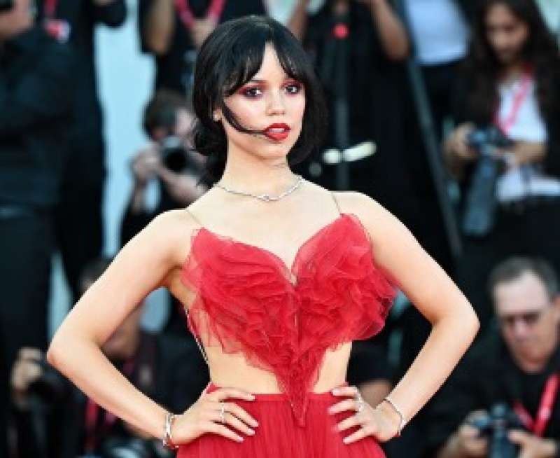 JENNA ORTEGA - FESTIVAL DEL CINEMA DI VENEZIA 2024