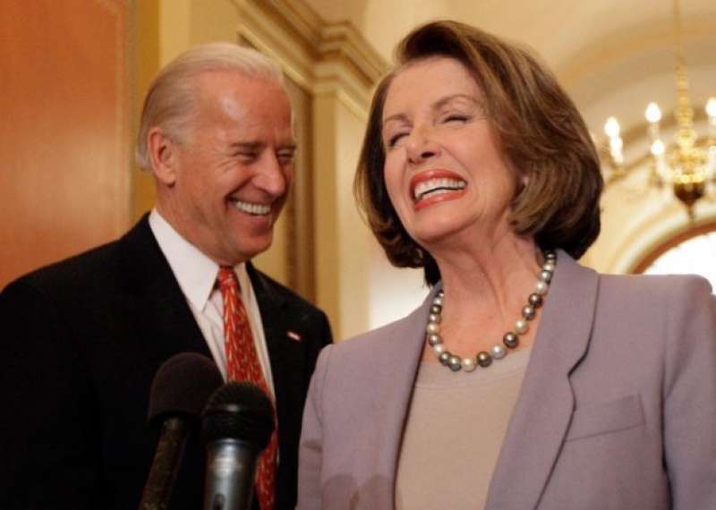 JOE BIDEN E NANCY PELOSI