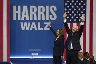 kamala harris e tim walz 3