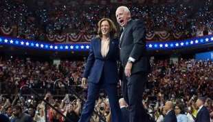 kamala harris e tim walz 4