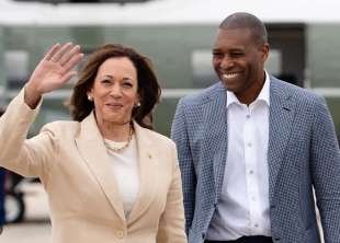 KAMALA HARRIS E TONY WEST