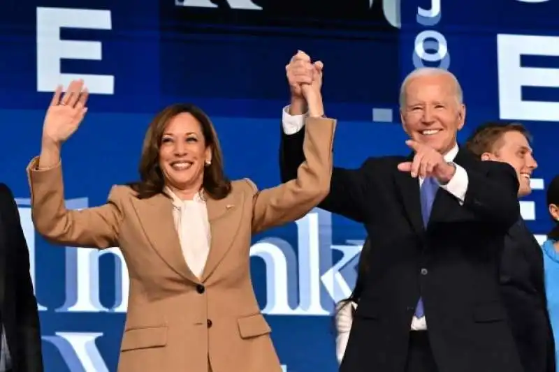 KAMALA HARRIS JOE BIDEN - CONVENTION DEMOCRATICA A CHICAGO