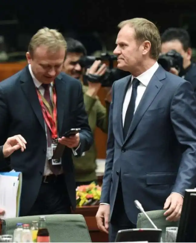 Piotr Serafin Donald Tusk 