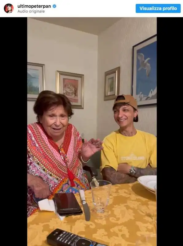 post di ultimo con la nonna gina