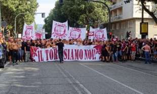 protesta dei tifosi del torino contro urbano cairo