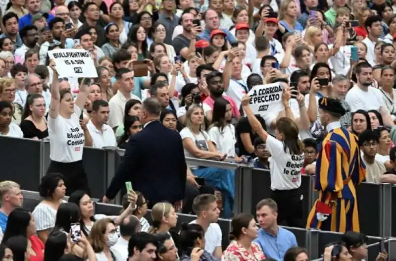 PROTESTE CONTRO LA CORRIDA - UDIENZA PAPA FRANCESCO

