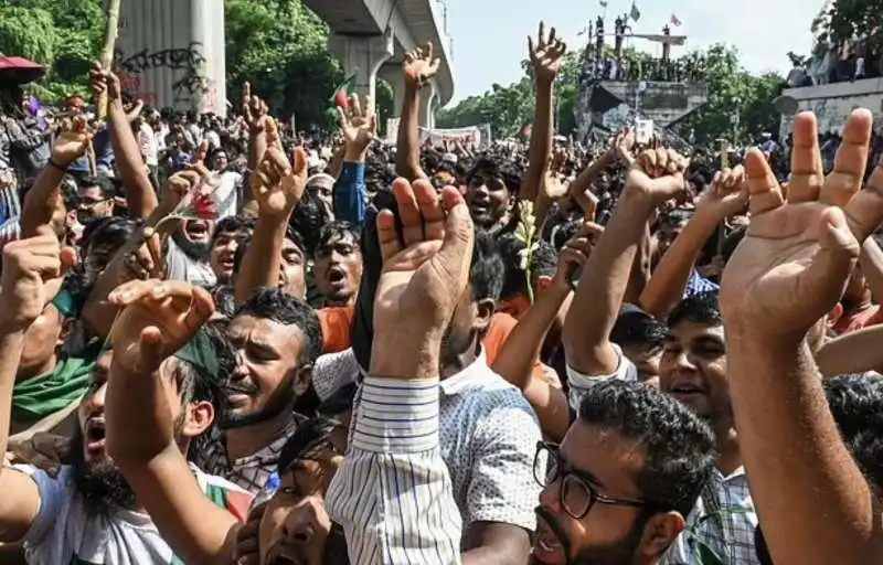 proteste e scontri in bangladesh  