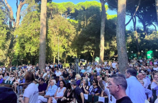 PUBBLICO DI ROBERTO VANNACCI ALLA VERSILIANA