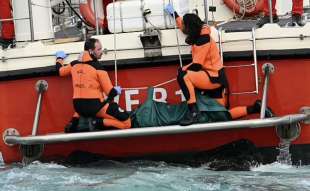 recupero dei corpi dallo yacht bayesian a porticello