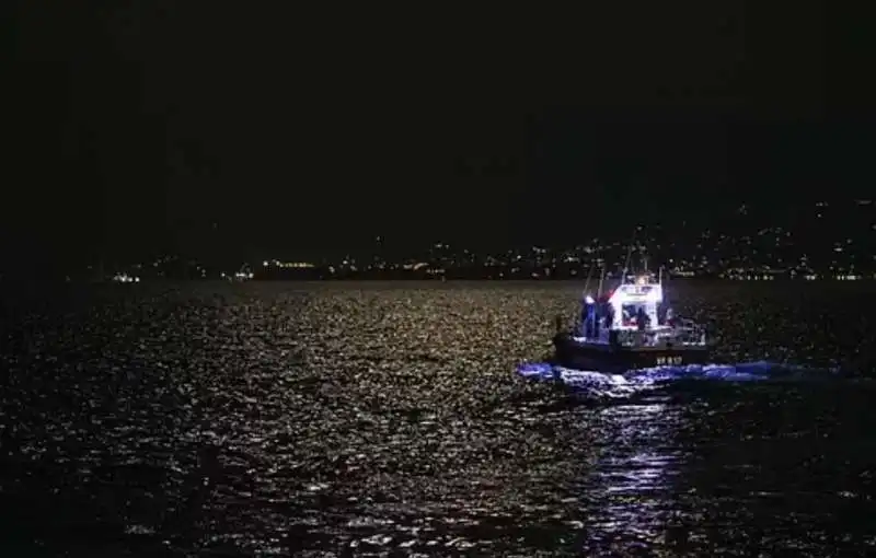 ricerche dopo il naufragio dello lo yacht bayesian a palermo  1