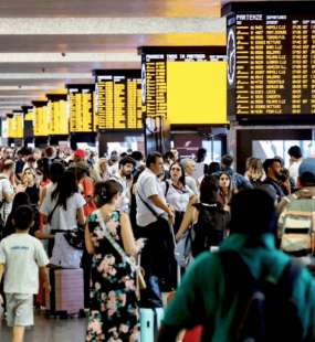 ritardi e disagi per chi viaggia in treno