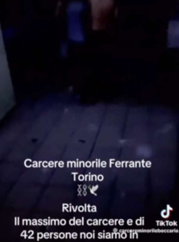 rivolta nel carcere ferrante aporti di torino i video su tiktok 2