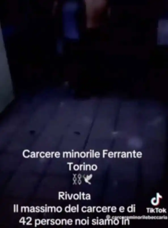 rivolta nel carcere ferrante aporti di torino   i video su tiktok   2