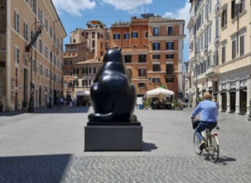 statue di fernando botero a roma 5