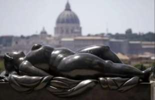 statue di fernando botero a roma 6