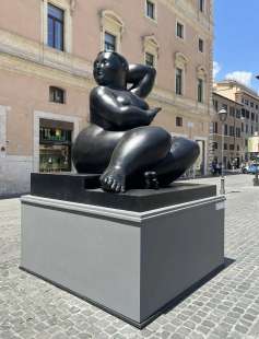 statue di fernando botero a roma 7