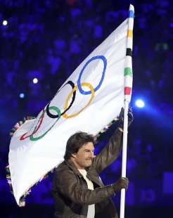 tom cruise cerimonia di chiusura olimpiadi parigi 2024 4